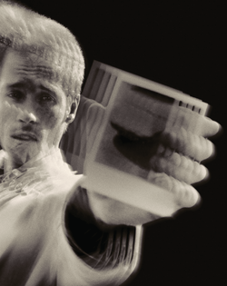 KEEPSAKES: Christopher Nolan's Memento 25th Anniversary (2000) 4K & Blu-ray Collector's Editions (+All Merch)